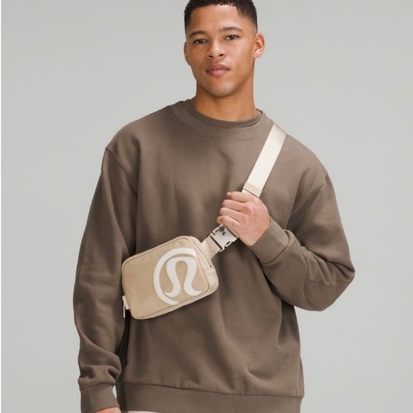 NWT lululemon belt bag trench white logo JUST IN SOLD OUT - Picture 2 of 9